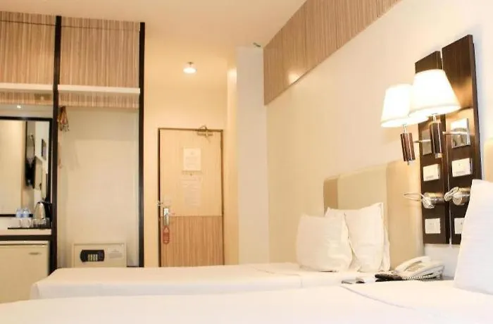 Hostel Majestic - Formerly Octagon Mansion *