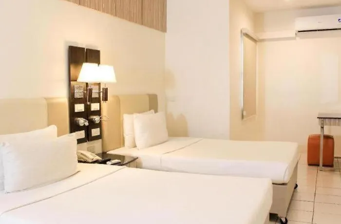 Hostel Majestic - Formerly Octagon Mansion *